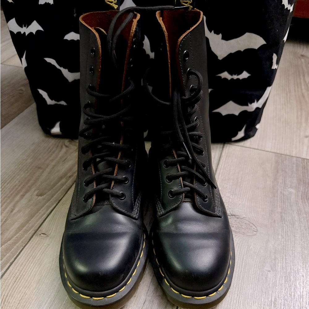 DR. MARTENS 1490 VINTAGE MADE IN ENGLAND MID CALF BOOTS